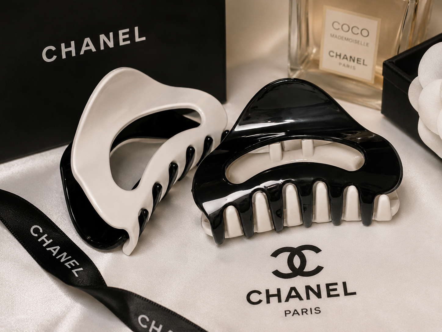 Black and Ivory Claw Clip